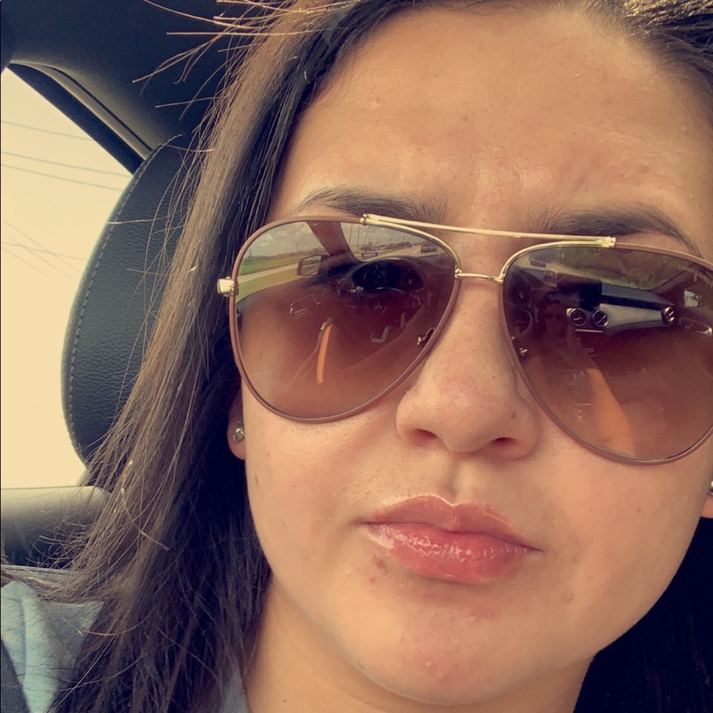 Meet your Posher, Marissa